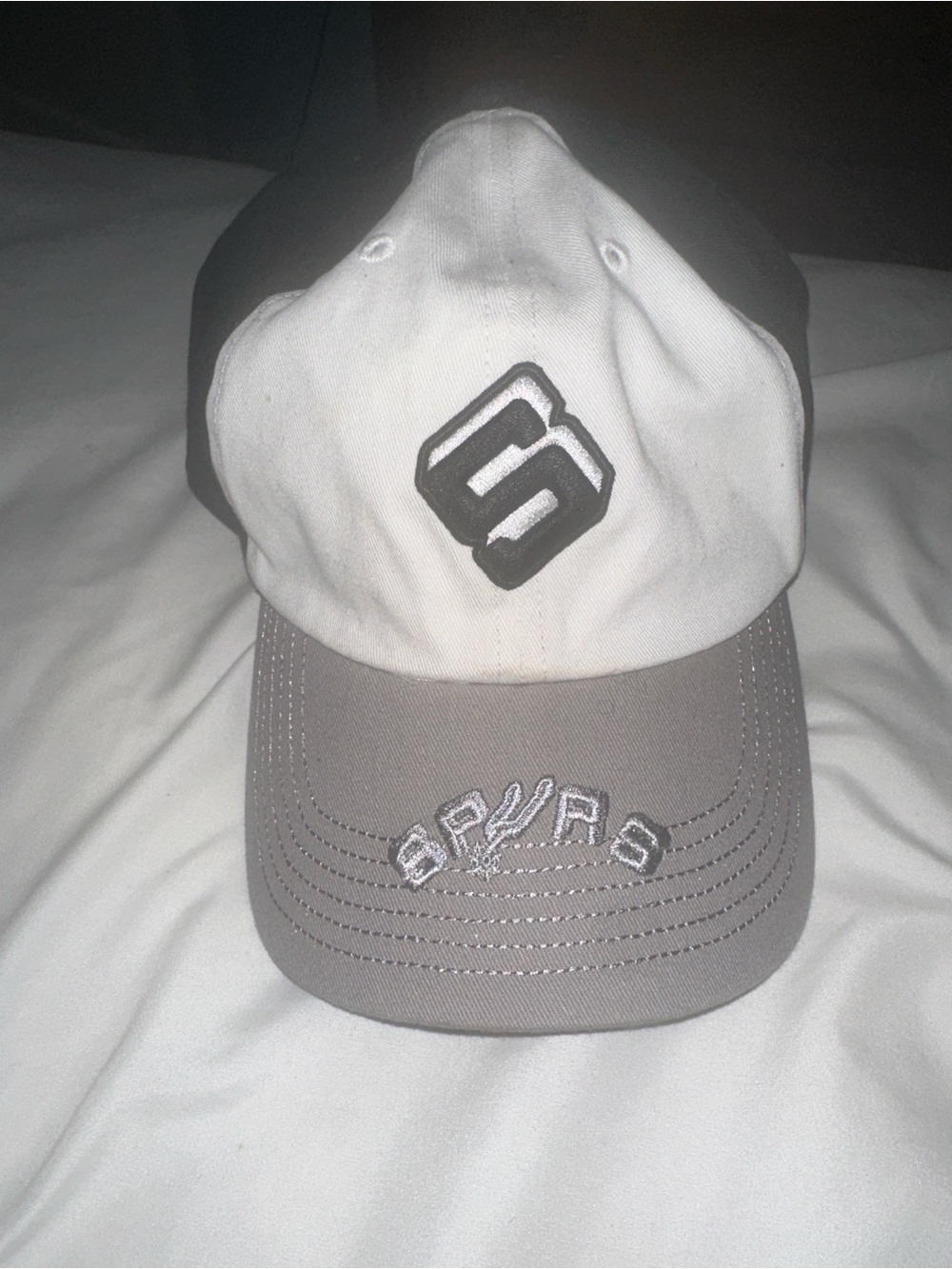Mitchell & Ness White and Gray Spurs Baseball Cap
